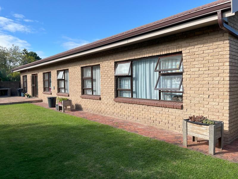 4 Bedroom Property for Sale in Heather Park Western Cape